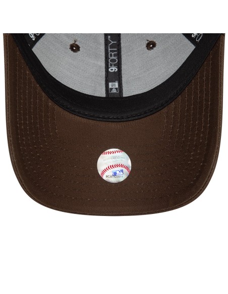 NOS WMNS LGE ESS 9FORTY NEYYAN WLTWLT DARK BROWN NEW ERA