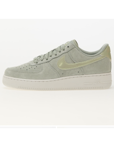 Nike Air Force 1 07 SE...