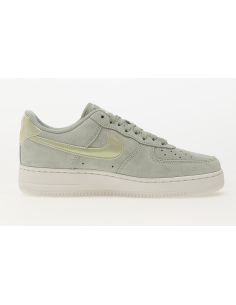 Nike Air Force 1 07 SE... 2