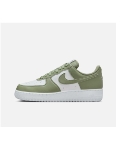 Nike Air Force 1 07 SE...