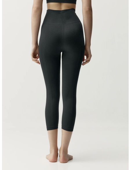 Apamala Black BORN LIVING YOGA